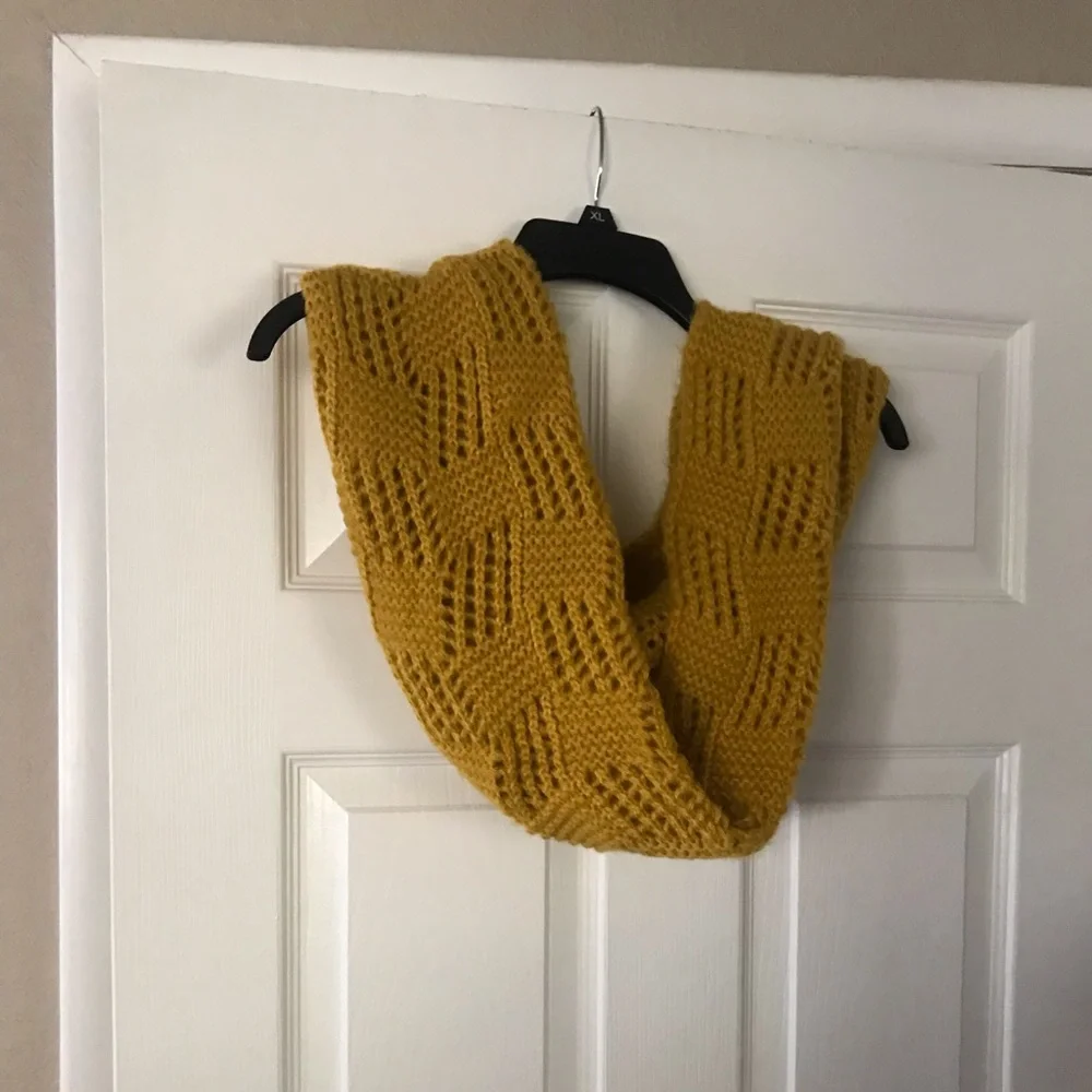 ModCloth infinity scarf - Picture 1 of 2
